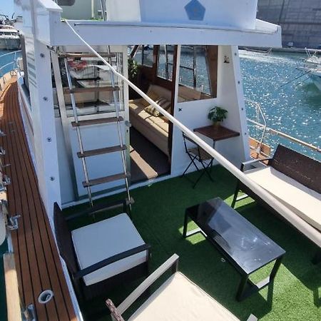 Charming Boat House In Barcelona With Big Terrace And Solarium Hotel Sant Adria de Besos Luaran gambar