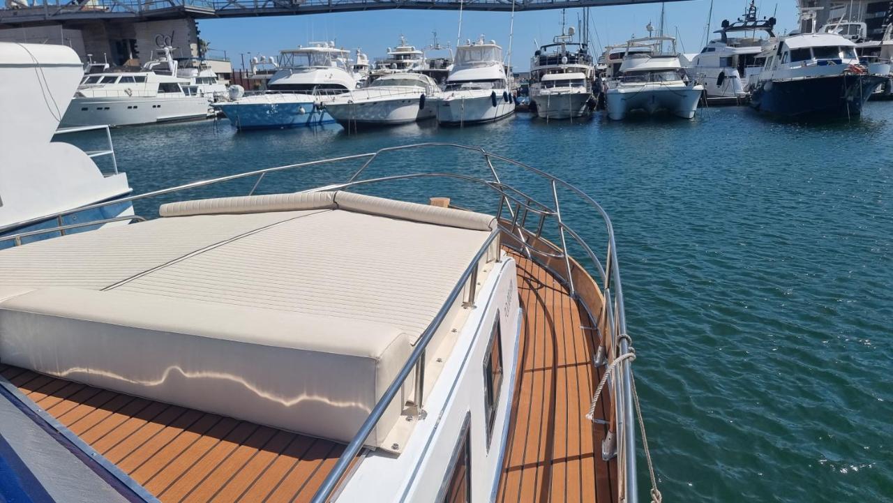 Charming Boat House In Barcelona With Big Terrace And Solarium Hotel Sant Adria de Besos Luaran gambar