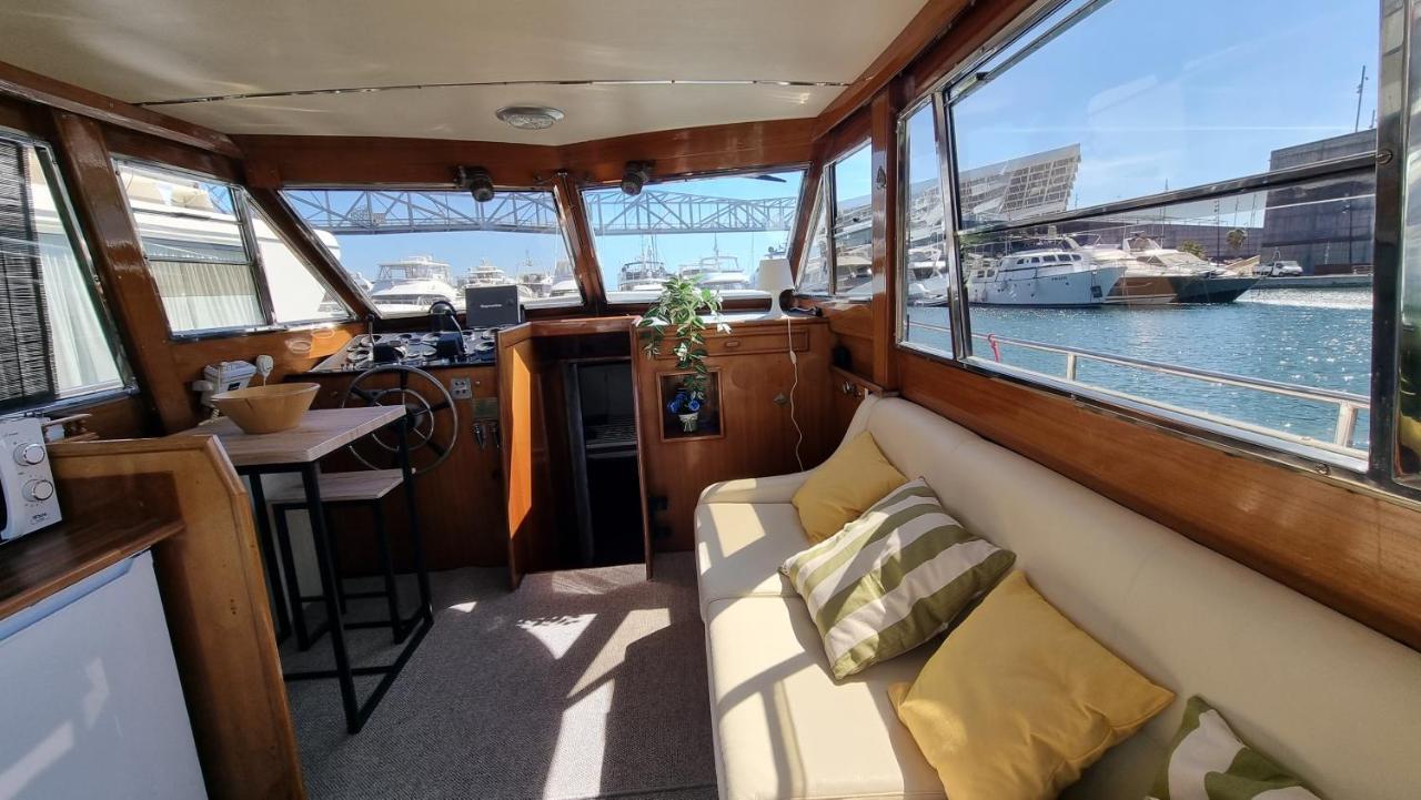 Charming Boat House In Barcelona With Big Terrace And Solarium Hotel Sant Adria de Besos Luaran gambar