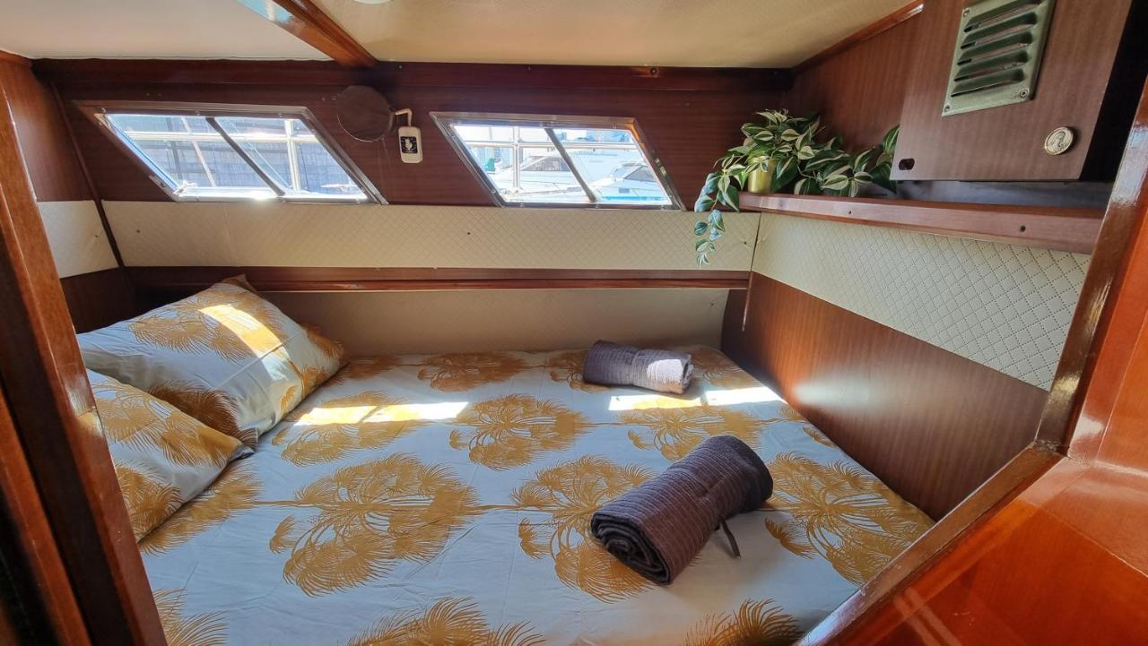 Charming Boat House In Barcelona With Big Terrace And Solarium Hotel Sant Adria de Besos Luaran gambar