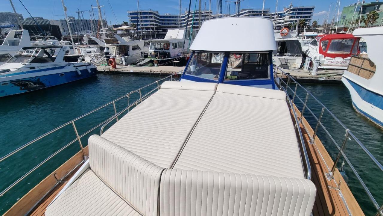 Charming Boat House In Barcelona With Big Terrace And Solarium Hotel Sant Adria de Besos Luaran gambar
