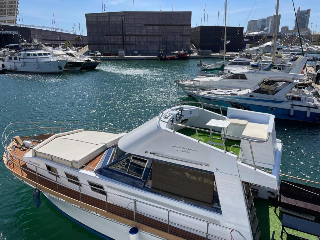 Charming Boat House In Barcelona With Big Terrace And Solarium Hotel Sant Adria de Besos Luaran gambar