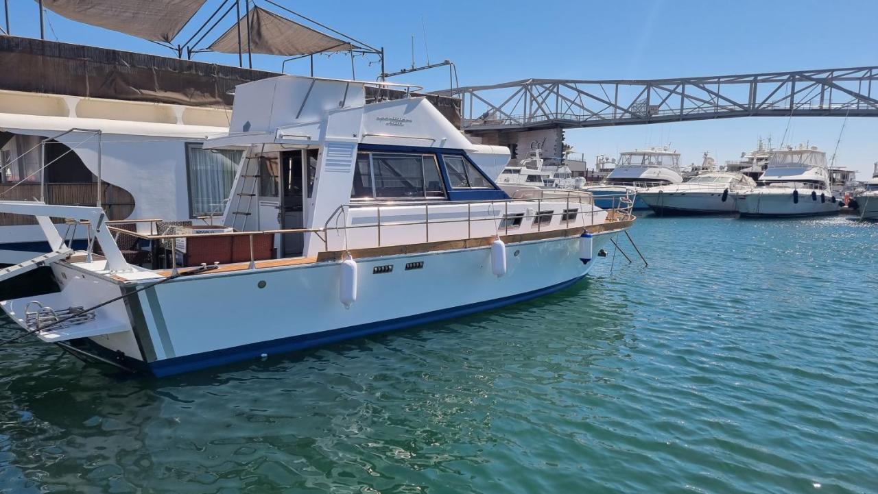 Charming Boat House In Barcelona With Big Terrace And Solarium Hotel Sant Adria de Besos Luaran gambar