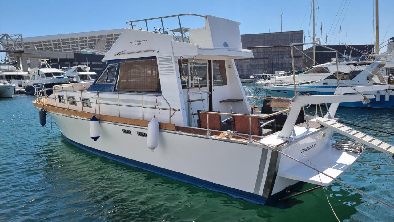 Charming Boat House In Barcelona With Big Terrace And Solarium Hotel Sant Adria de Besos Luaran gambar